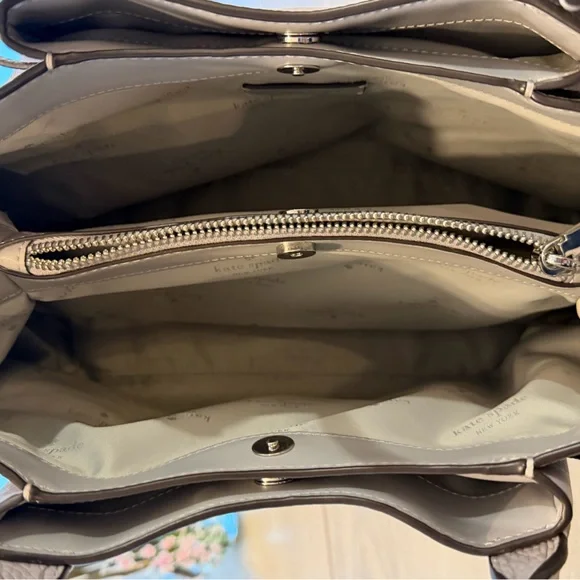 EUC light grey Kate Spade large purse - Picture 8 of 11